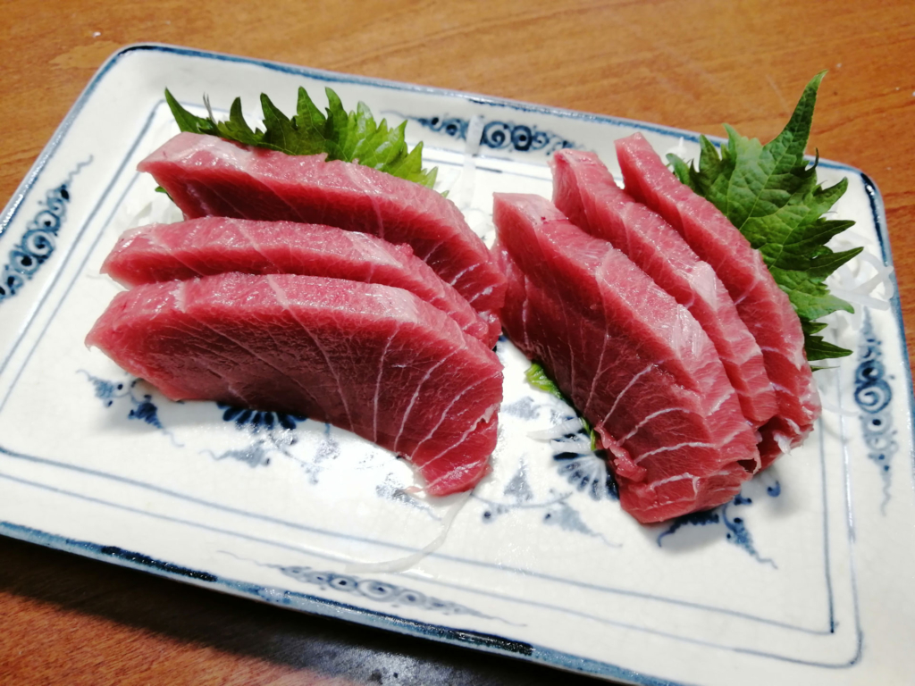 石垣島産本マグロ中トロの刺身