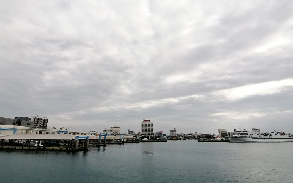 １１月の石垣島の空