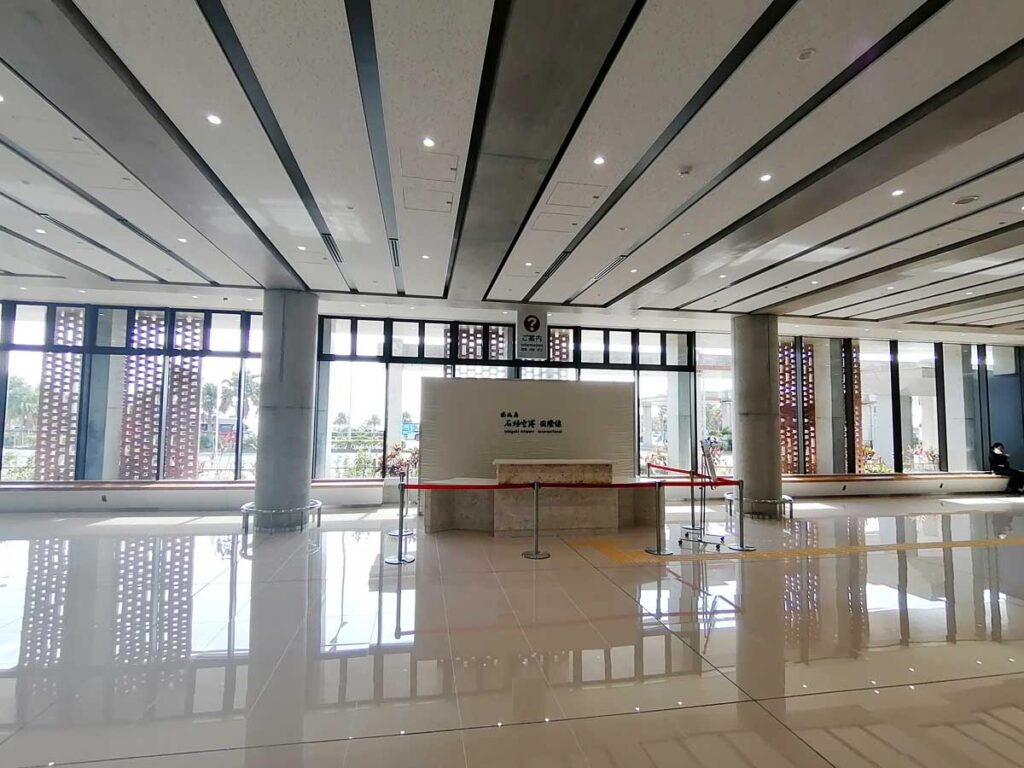 石垣空港国際線ターミナルのインフォメーションカウンター