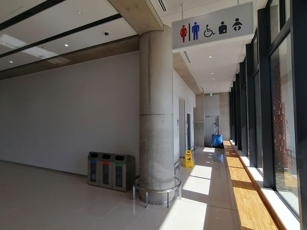 石垣空港国際線ターミナルのトイレ

