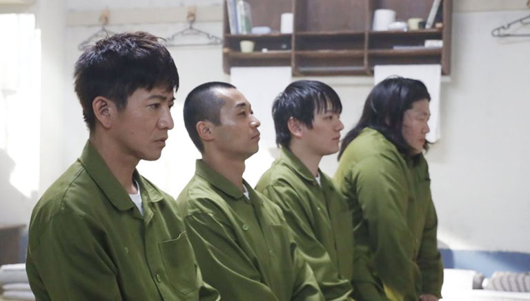 ドラマ「ビリーブ(believe)」の坊主頭ではない受刑者たち