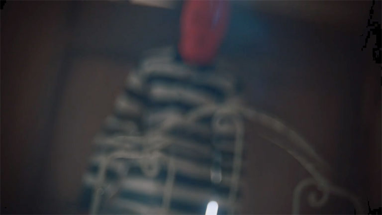 監禁されていた５歳の水町を助けに来た人物