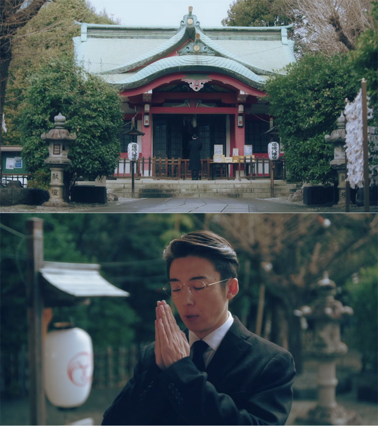 「亀岡八幡宮神社」に参拝する根尾光誠